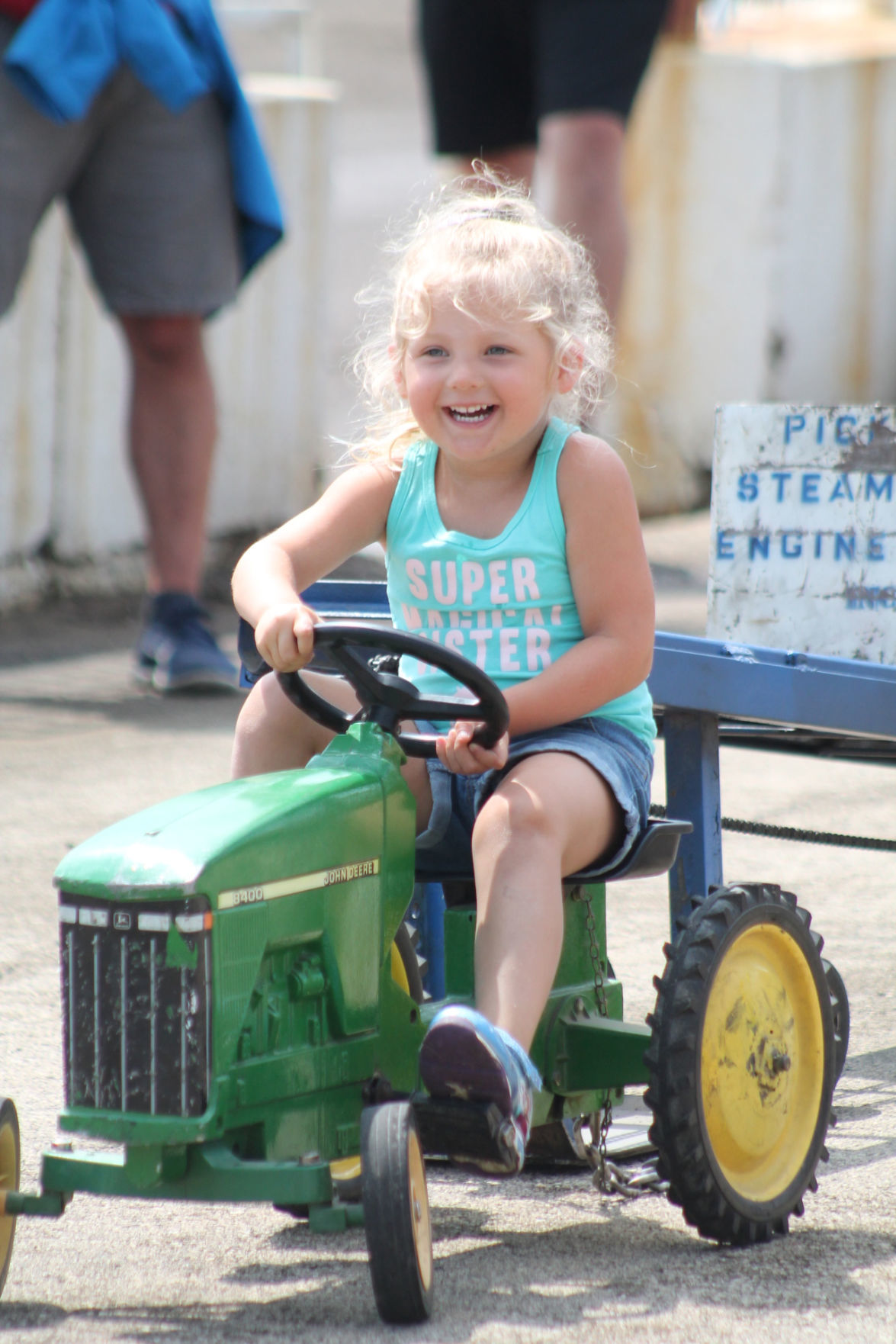 Pedal tractor